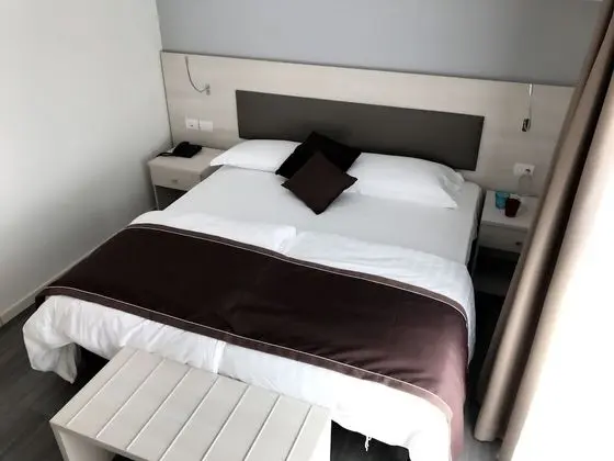 Comfort Tek Büyük Yataklı Oda