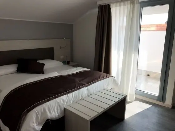 Comfort Tek Büyük Yataklı Oda