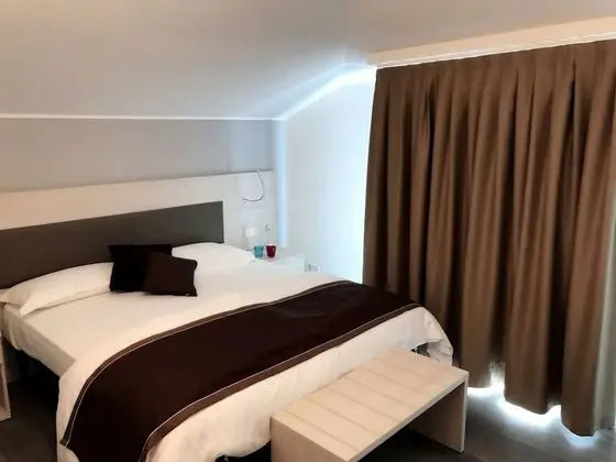 Comfort Tek Büyük Yataklı Oda