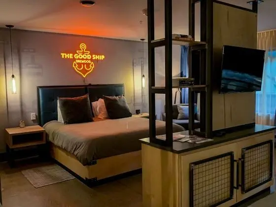 Signature Süit, 1 En Büyük (King) Boy Yatak, Sigara İçilmez