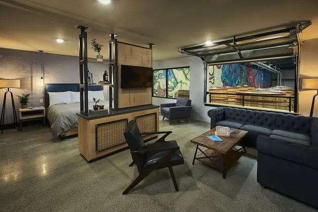 Signature Süit, 1 En Büyük (King) Boy Yatak, Sigara İçilmez