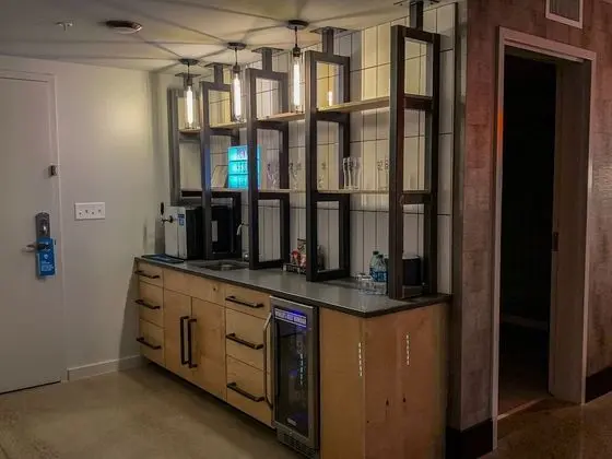 Signature Süit, 1 En Büyük (King) Boy Yatak, Sigara İçilmez