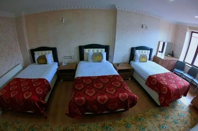 Triple, Şehir Manzaralı