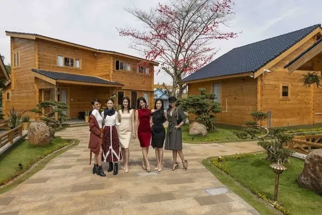 Grand Dağ Evi, Bağlantılı Odalar