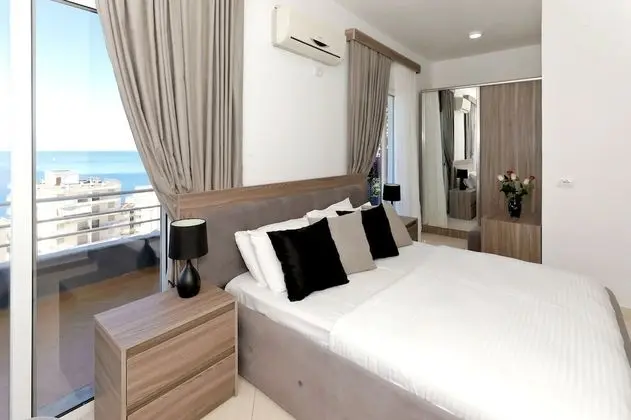 Üç Kişilik Oda, Balkon