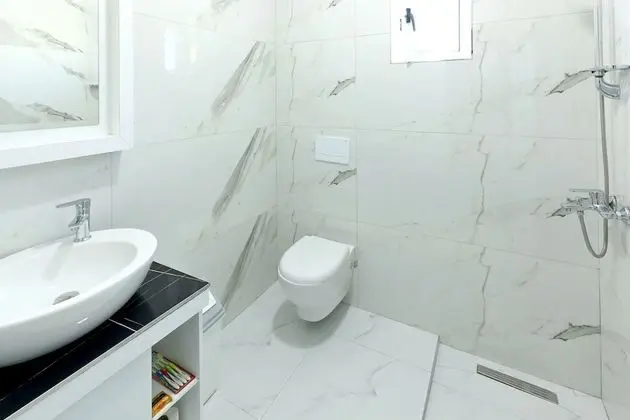 Üç Kişilik Oda, Balkon
