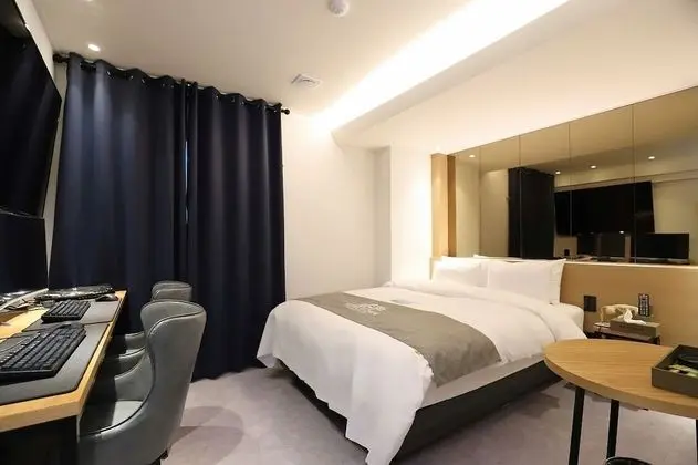 Deluxe Tek Büyük Yataklı Oda, Sigara İçilebilir