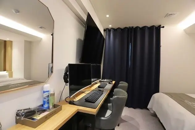 Deluxe Tek Büyük Yataklı Oda, Sigara İçilebilir