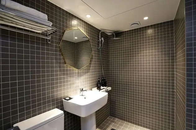 Standard Tek Büyük Yataklı Oda, Sigara İçilebilir