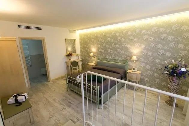 Üç Kişilik Oda