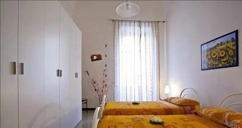 Üç Kişilik Oda