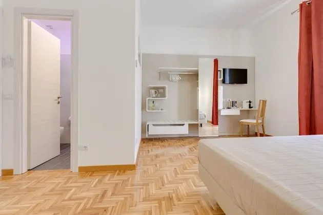 Junior Süit, Balkon