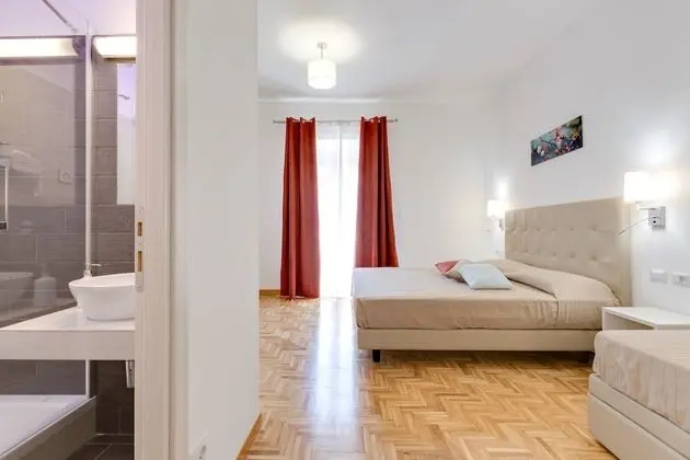 Junior Süit, Balkon