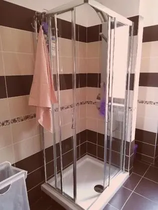 Superior Oda, Ortak Banyo (New York)