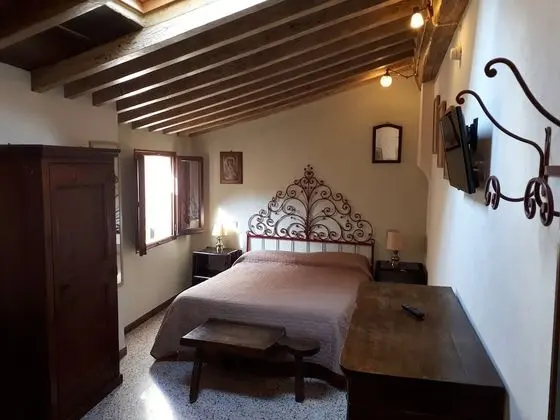 Design Tek Büyük Yataklı Oda