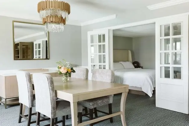 Süit, Sigara İçilmez (Parlor Suite)
