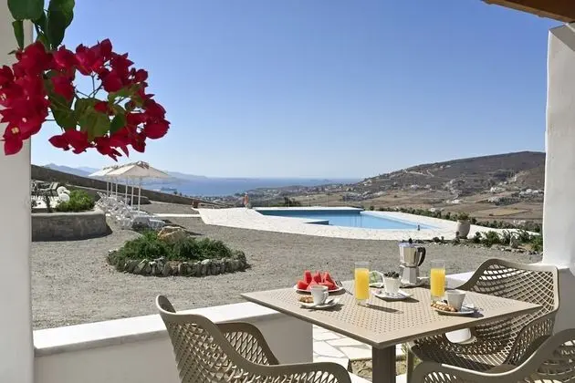 Grand Sea View Apartment