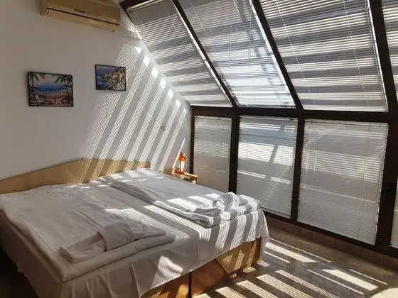 Panoramic Apart Daire, 2 Yatak Odası, Küçük Mutfak, Deniz Manzaralı