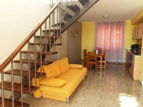 Panoramic Apart Daire, 2 Yatak Odası, Küçük Mutfak, Deniz Manzaralı