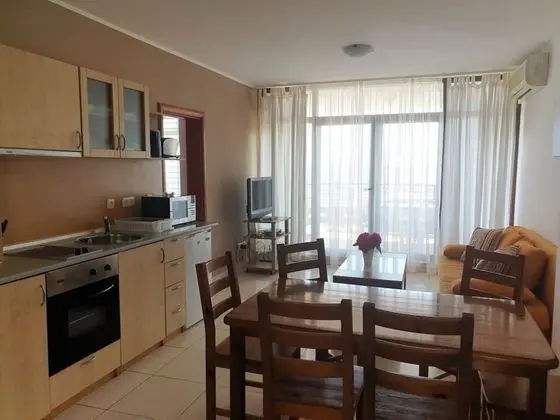 Panoramic Apart Daire, 2 Yatak Odası, Küçük Mutfak, Deniz Manzaralı