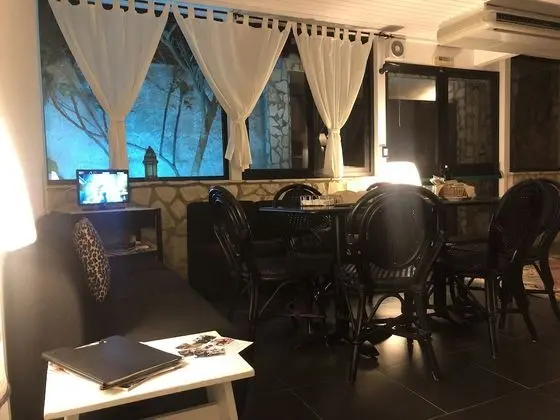 Romantic Sıra Ev, 1 Büyük (Queen) Boy Yatak