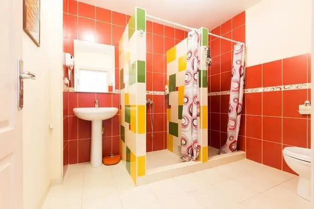 Basic Apart Daire, 4 Yatak Odası, Bağlantılı Odalar, Bahçe Manzaralı