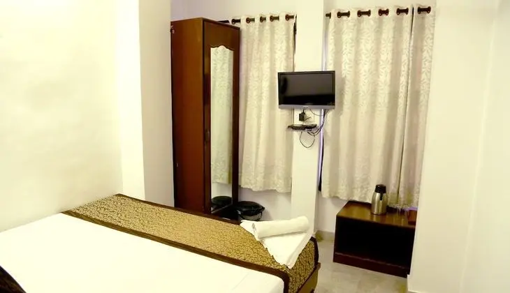 Deluxe Tek Büyük Yataklı Oda, Göl Manzaralı
