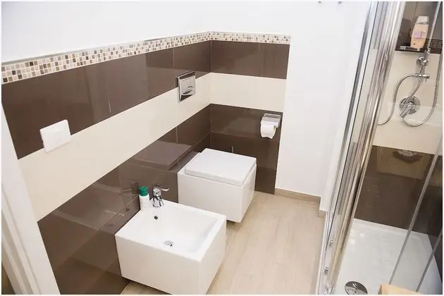 Tek Büyük veya İki Ayrı Yataklı Oda, Bahçe Manzaralı