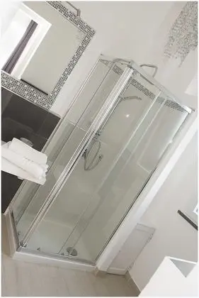 Üç Kişilik Oda, Teras