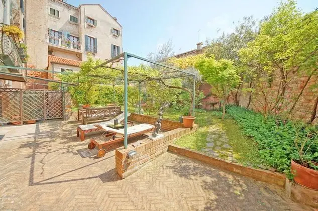 Dubleks, 2 Yatak Odası, Kanal Manzaralı, Bahçeli