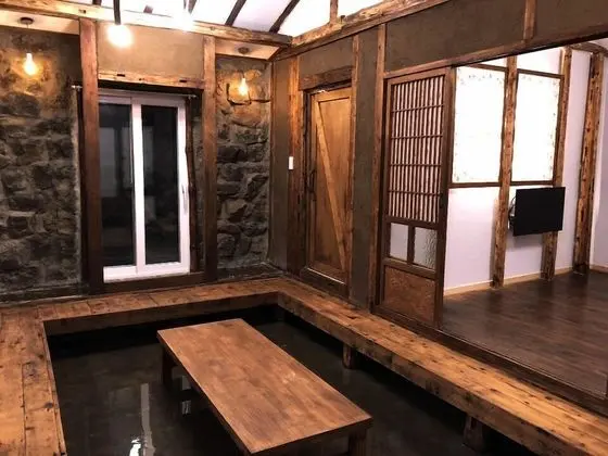 Traditional Ev (Main Building)