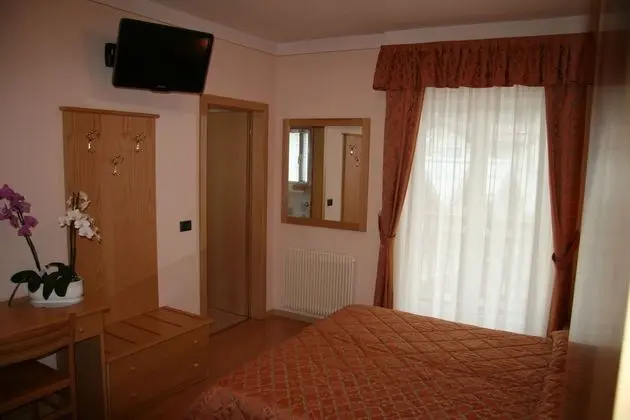 Standard Üç Kişilik Oda