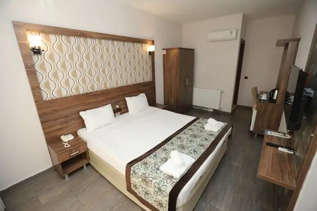 Deluxe Oda Üst Kat, Bahçe Manzaralı, Balkonlu