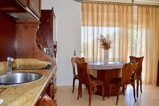 Classic Apart Daire, Havuz Manzaralı