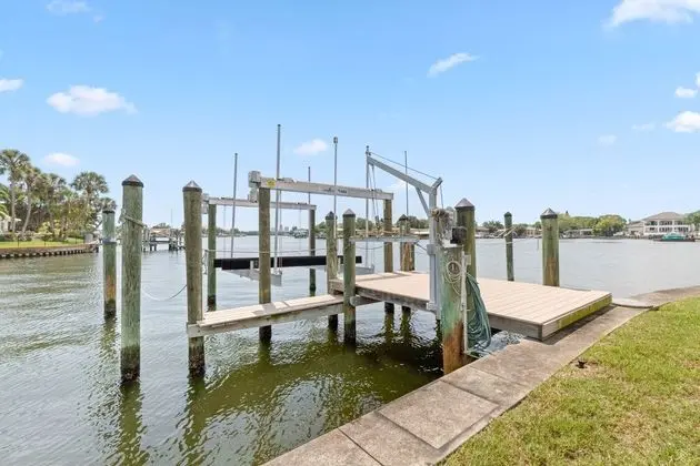 Ev, Birden Çok Yatak, Havuz Kullanımı, Havuz Manzaralı (Dolphin Bayou)