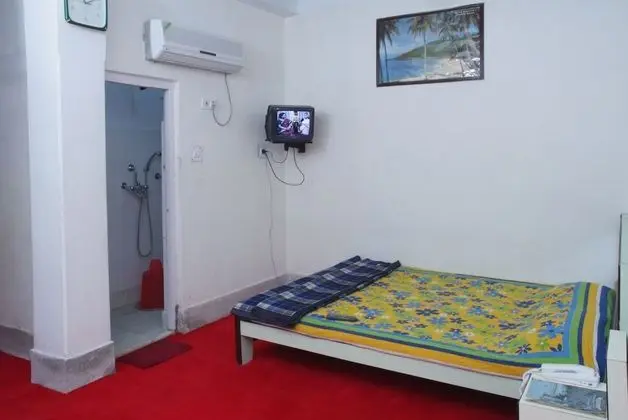 Standard Tek Büyük Yataklı Oda (With AC)