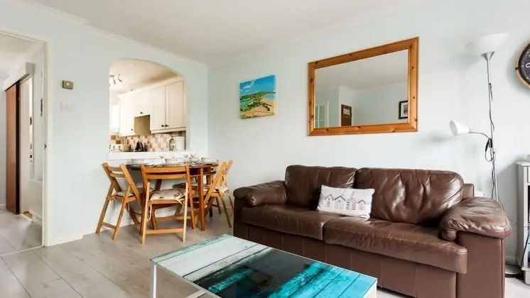 Ev (2 Bedrooms)