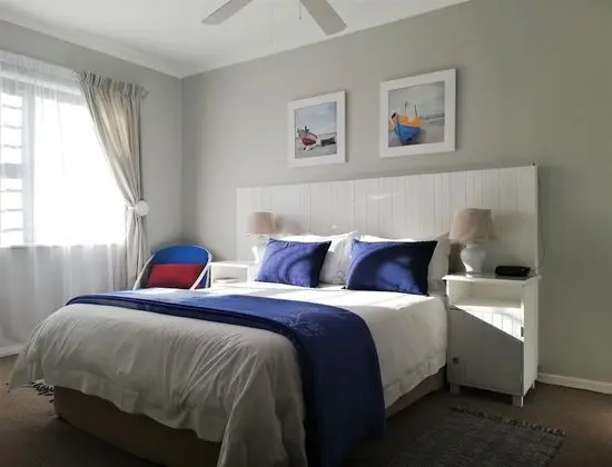 Double Room (en-suite with shower)