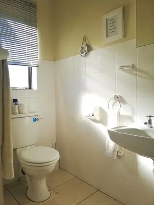 Double Room (en-suite with shower)