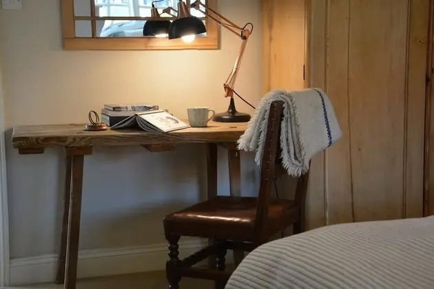 Tek Büyük Yataklı Oda (Room2)