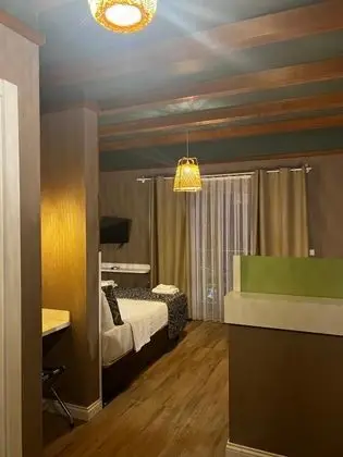 Deluxe Çift Kişilik Oda, Şehir veya Dağ Manzaralı, Fransız Balkonlu