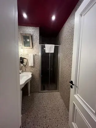Deluxe Çift Kişilik Oda, Şehir veya Dağ Manzaralı, Fransız Balkonlu