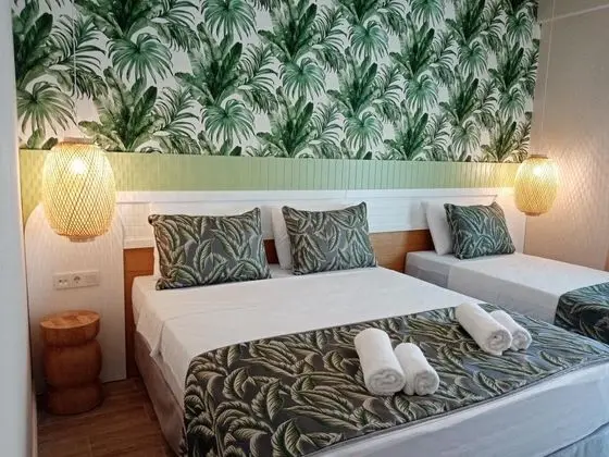 Deluxe Çift Kişilik Oda, Şehir veya Dağ Manzaralı, Fransız Balkonlu