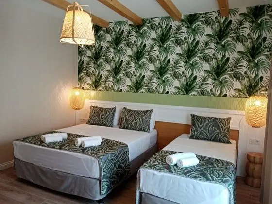 Deluxe Çift Kişilik Oda, Şehir veya Dağ Manzaralı, Fransız Balkonlu