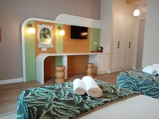 Deluxe Çift Kişilik Oda, Şehir veya Dağ Manzaralı, Fransız Balkonlu