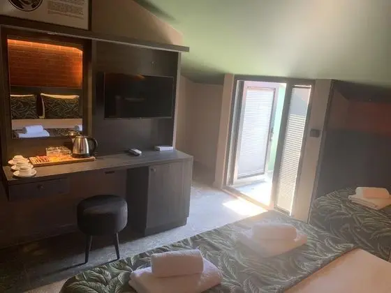 Teras Triple Oda, Şehir veya Dağ Manzaralı, Teraslı