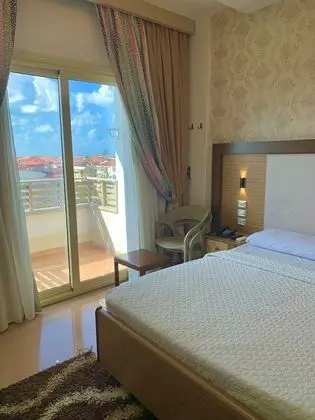 Superior Tek Büyük veya İki Ayrı Yataklı Oda, 1 Yatak Odası, Avlu Manzaralı