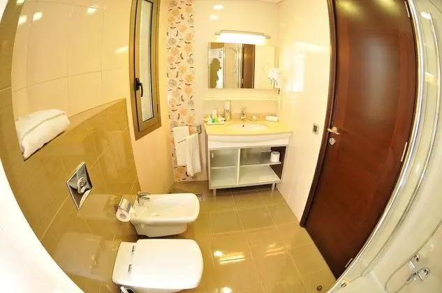One-Bedroom Suite (king)with City View