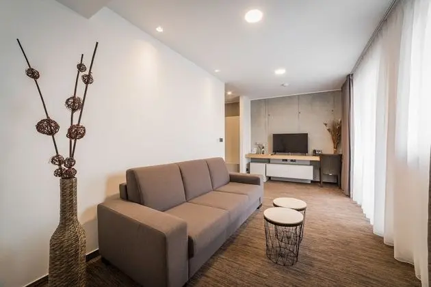 Double Deluxe with pool access