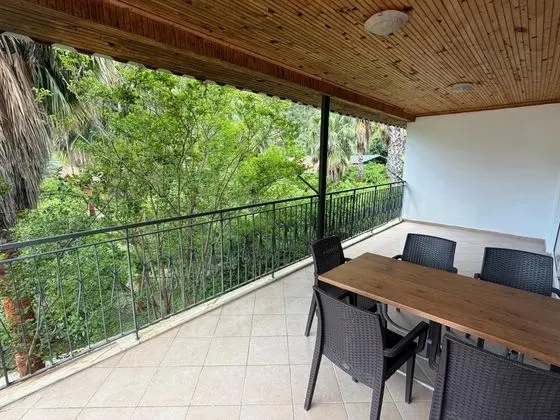 Apartment, Bahçe Manzaralı